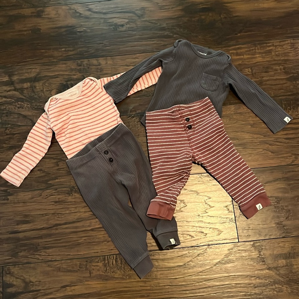 Easy peasy Coordinating sets longsleeve onesies and leggings